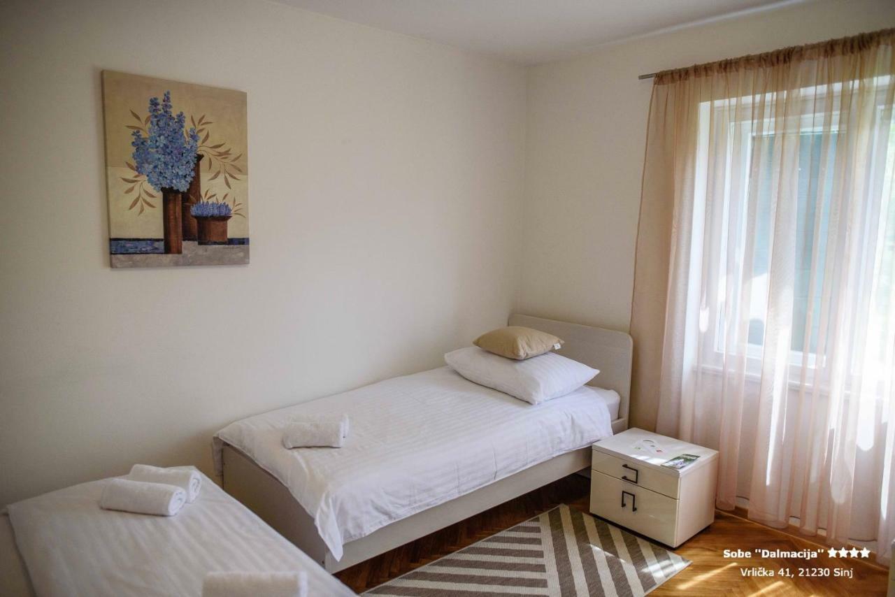 Apartment/Room "Dalmacija" 锡尼 外观 照片